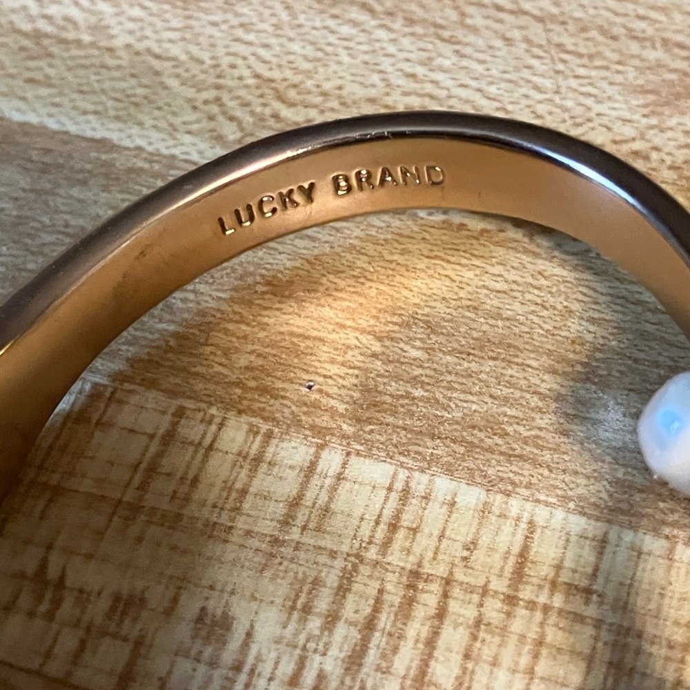 🌸Lucky🍀Brand Pearl Bracelet - Picture 4 of 5